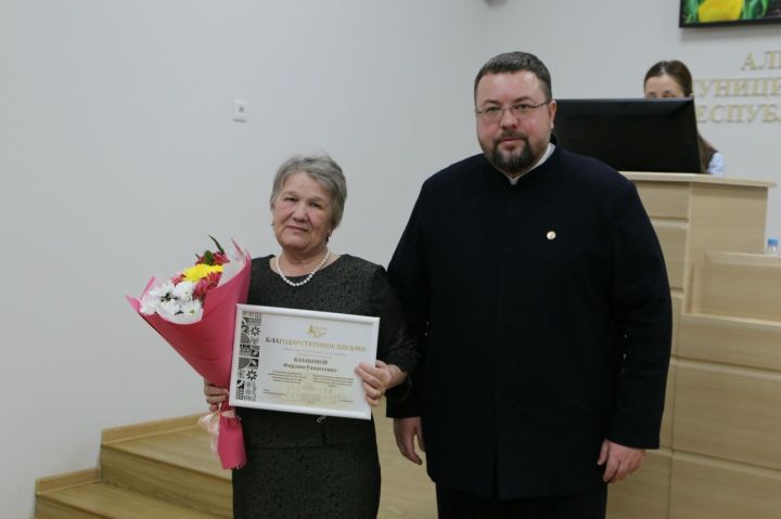 Лучшие из лучших: в Алексеевской ЦРБ наградили отличившихся сотрудников