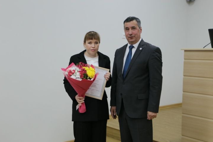 Лучшие из лучших: в Алексеевской ЦРБ наградили отличившихся сотрудников