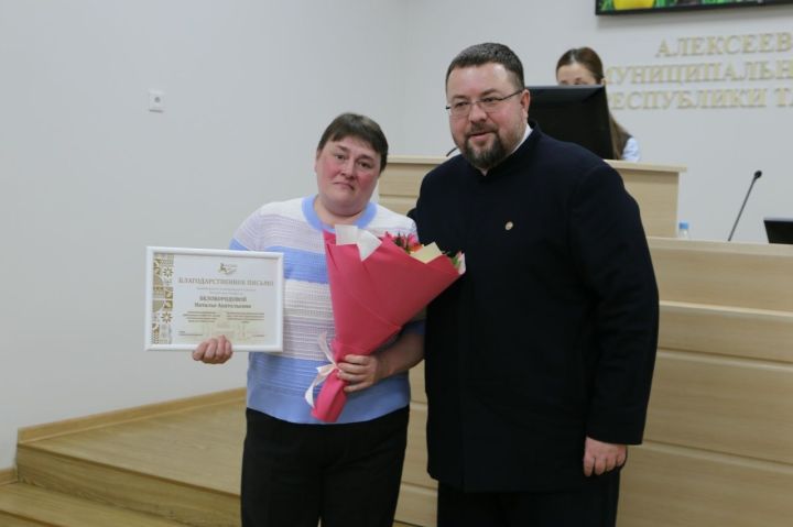 Лучшие из лучших: в Алексеевской ЦРБ наградили отличившихся сотрудников