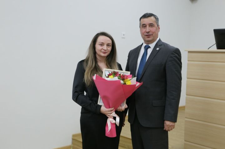 Лучшие из лучших: в Алексеевской ЦРБ наградили отличившихся сотрудников