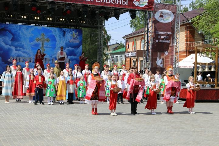 24-й раз в Алексеевском звучат колокола со всей страны