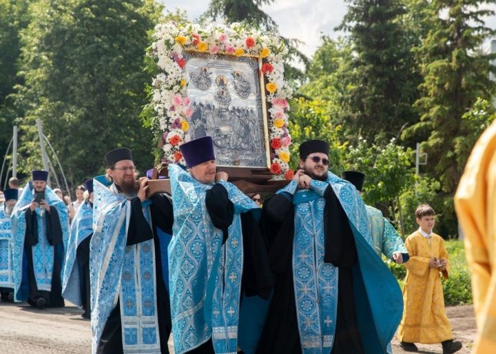 Трёхдневный крестный ход к святому источнику прошёл в Билярске