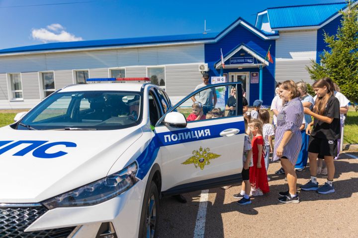 В Алексеевском районе назвали имена лучших юных художников
