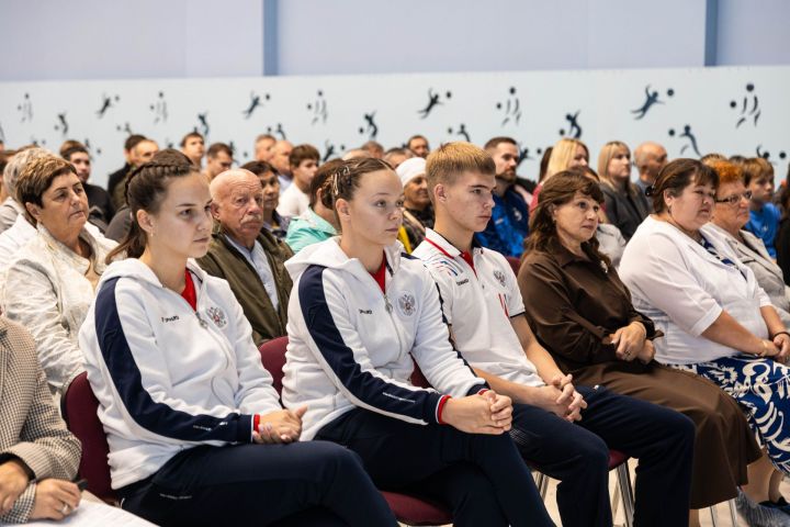 В Алексеевском районе чествовали людей труда