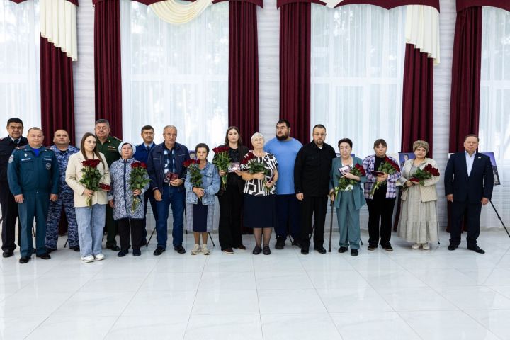 В Алексеевском районе семьям героев СВО передали государственные награды