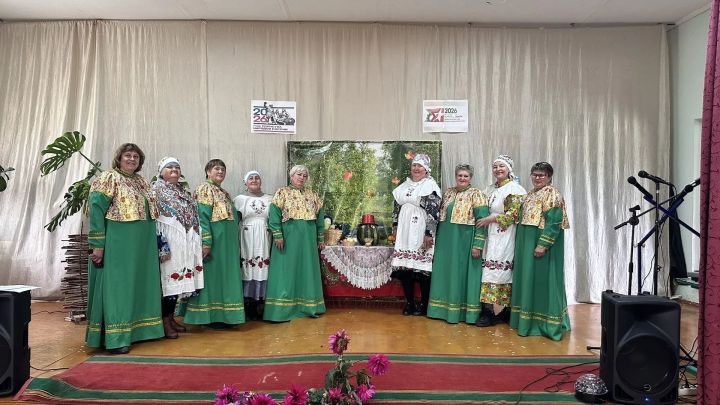 За одним столом: Масловка и Сухие Курнали отметили праздник картофеля